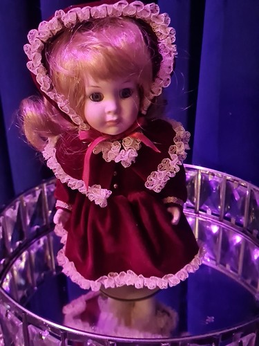 Unbranded porcelain doll - 21",