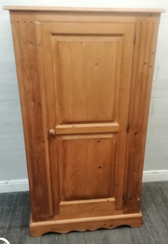 Single door solid pine low - single,