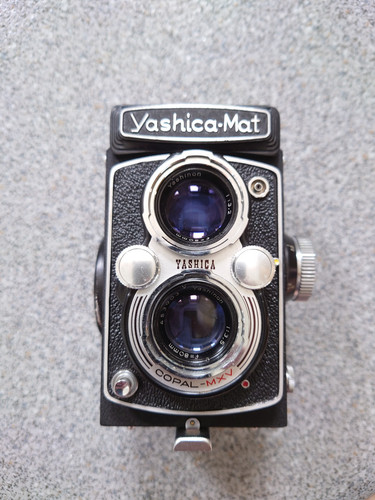 Yashica mat tlr 6x6 medium - mat,