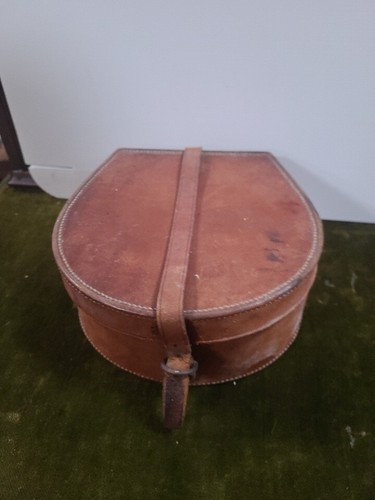 Antique leather collar - antique, box