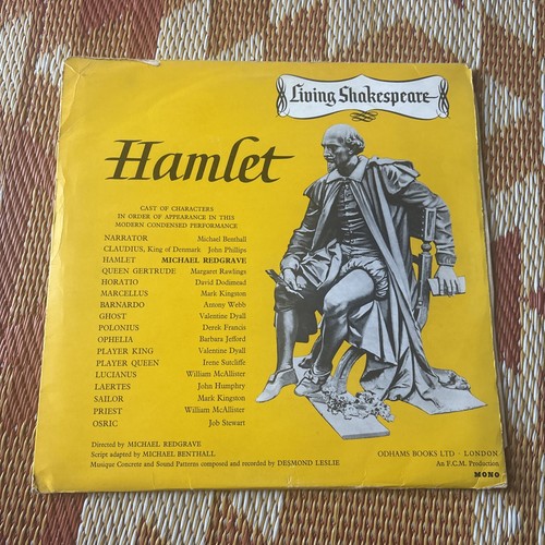 Living shakespeare hamlet - living,