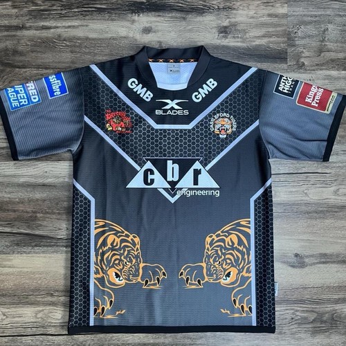Castleford tigers rugby shirt - castleford,