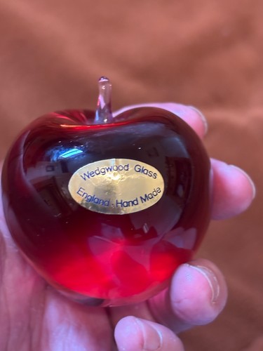Wedgwood red glass apple - ,
