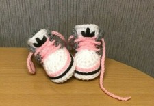 handmade crochet baby shoes, yarn boots, custom-made for your little one
