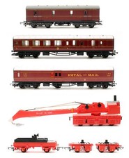 HORNBY/LIMA 'OO' GAUGE RAKE OF 3 ASSORTED COACHES & BREAKDOWN CRANE SET