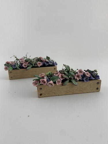 The dolls house - emporium, pair