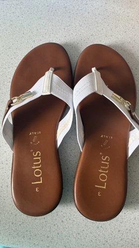 Lotus tan white and gold - and,