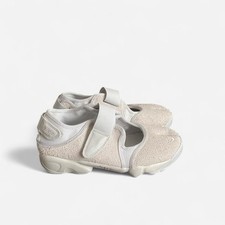 Nike White Air Rift Tabi Mary