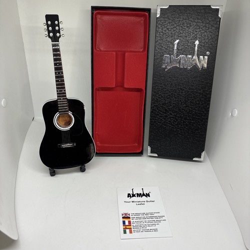 Johnny cash guitar - johnny,
