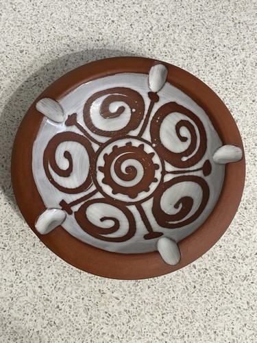 Lotus pottery michael - -, c