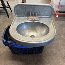 Sink in caboose Train AT and