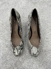 BNWT M&S Footglove Heels Real