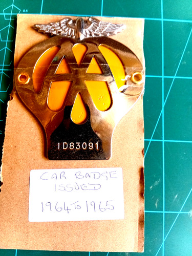 Vintage car badge aa member - aa,