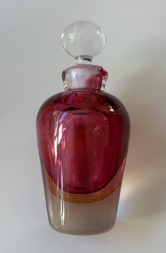 Signed sark glass perfume - signed,