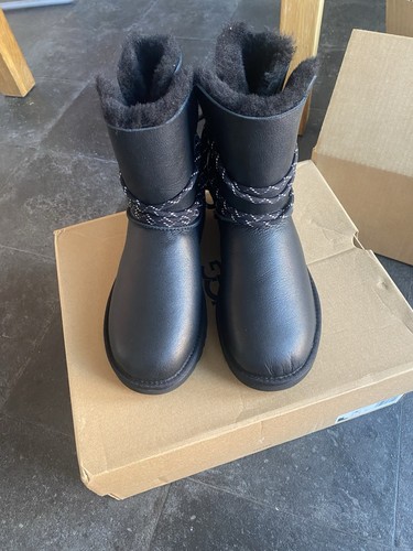 Ugg bailey tie boots size - ugg,