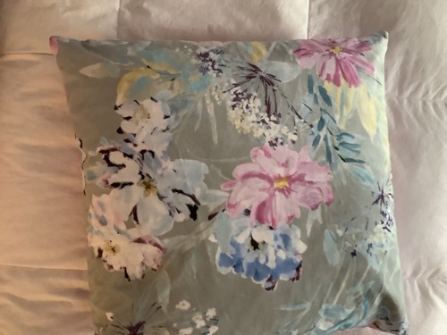 Laura ashley featherfield - laura,