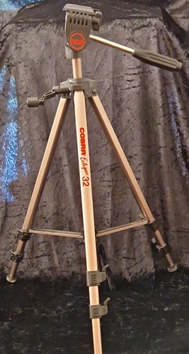 Cobra eclipse camera - 32, tripod