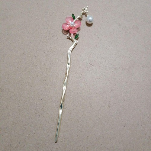 Pink hairpin flower kanazashi - flower,