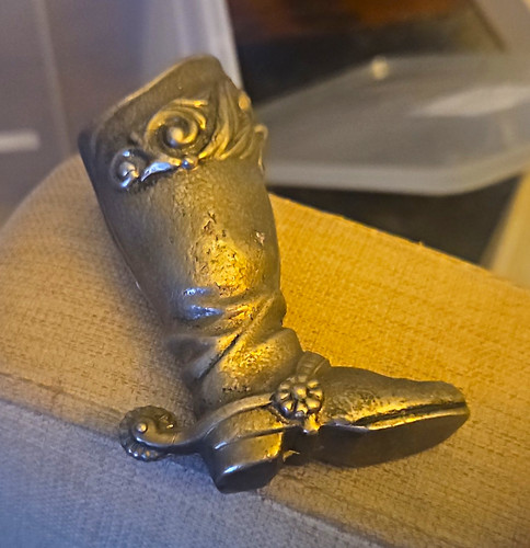 Metal novelty animal design - metal,