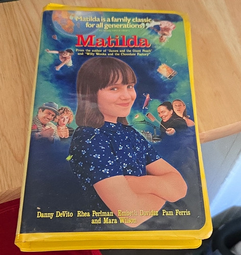Columbia tristar matilda vhs - columbia,