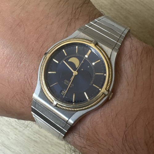 Vintage 1984 seiko quartz - 1984, moon