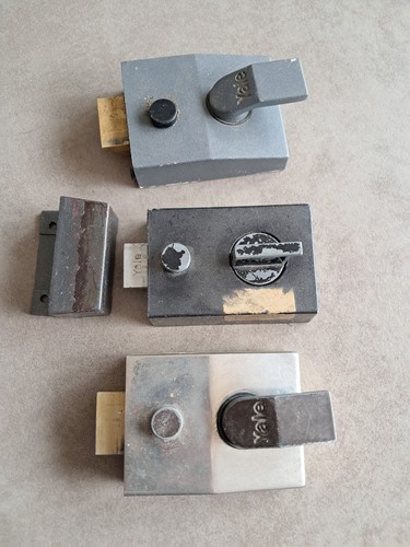 Yale locks plus ded - ded, bolt
