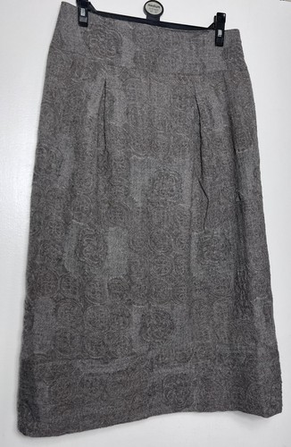 Joyce riding dark grey roses - riding,