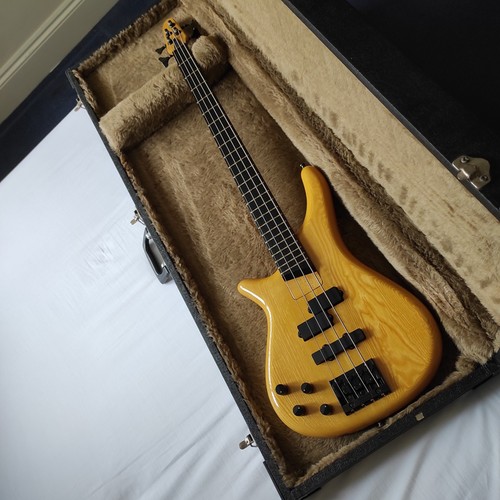 Left handed lefty 1988 bass - lefty,