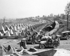 Soldiers march through - us,