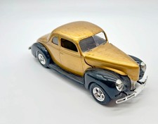AMT 1:25 40 Ford Cruisin USA by Barris Model Kit