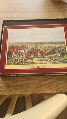 Cloverleaf old hunting scene - old,