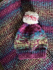 Handknitted scarf&pom pom hat set
