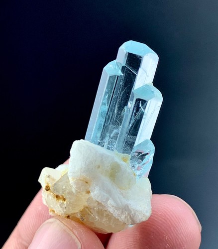 Carat aquamarine crystal - 43,