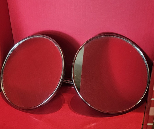Dual sided magnifying round - sided,