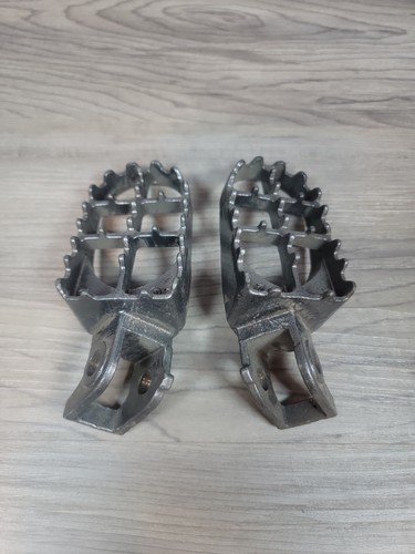 Universal motorcycle foot pegs - motorcycle,
