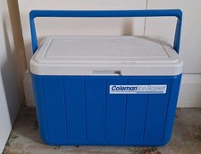 COLEMAN VINTAGE PICNIC COOL BOX - with Cool Packs And Flask