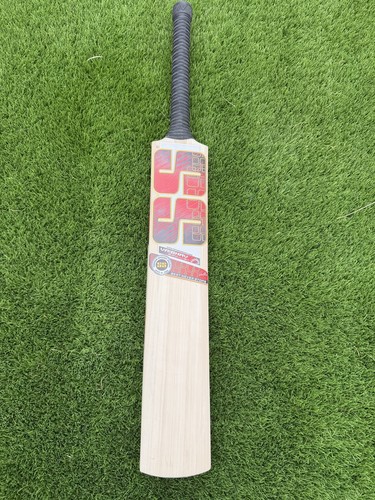 English willow cricket bat - willow,