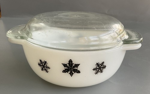 Vintage jaj pyrex milk glass - pyrex,