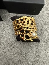 Chanel Bangle/Bracelet Gold