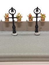 N gauge lead Victorian train station street lamps lights with flowers painted x2