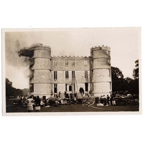 Lulworth castle dorset - lulworth,
