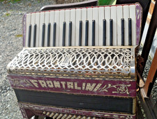 VINTAGE FRONTALINI  ITALIA  ACCORDIAN SQUEEZE BOX WORKING / PLAYS WELL WITH CASE