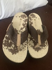 Pavers flip flops size 7 