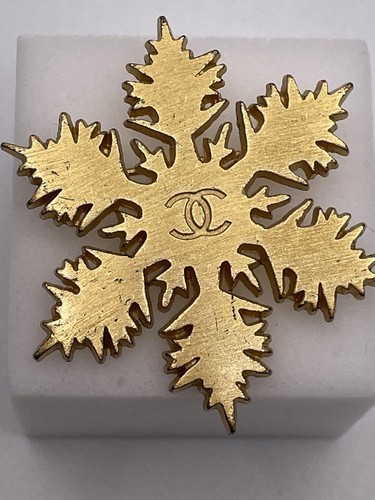 Authentic chanel brooch - brooch, cc