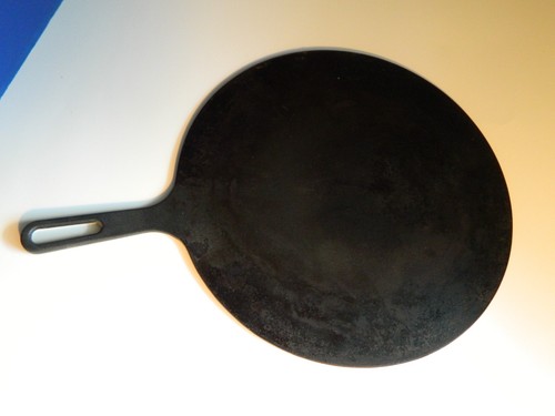 Rare vtg cast - rare, round