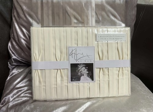 Kylie minogue melina oyster - minogue,