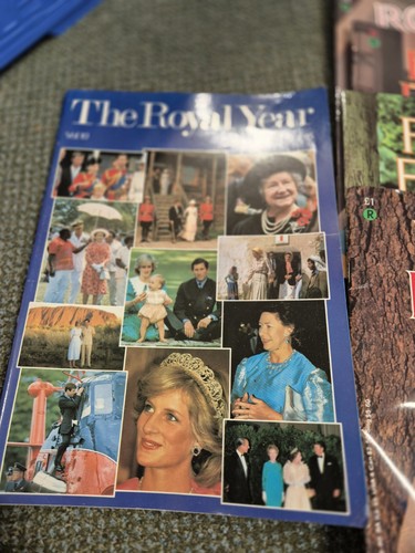 Royal family magazines vintage - magazines,
