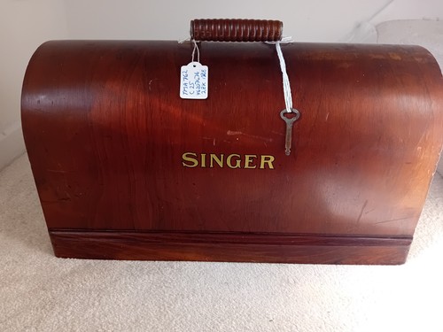 Beautiful vintage singer - vintage,