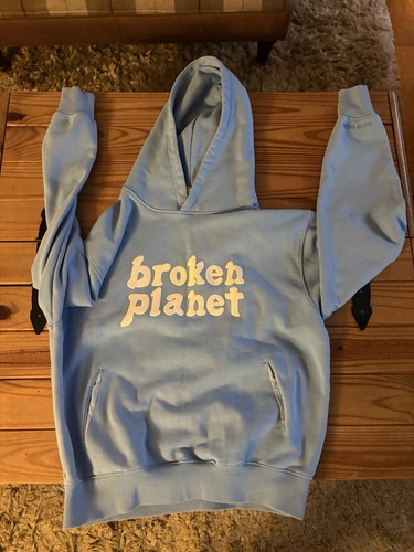 Broken planet kick game - planet,