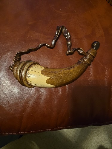 Vintage sexton powder horn - powder,